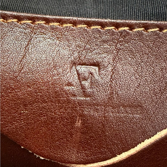 Italian Leather Vintage East West Shoulder Bag - Picture 7 of 10